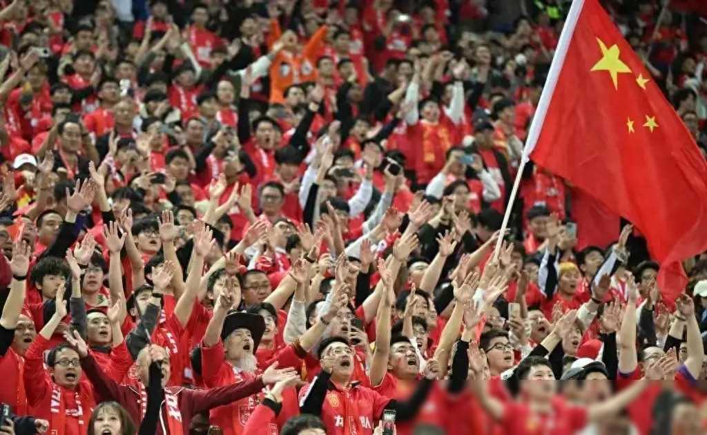 关于精彩比赛盛况空前，球迷欣喜的信息