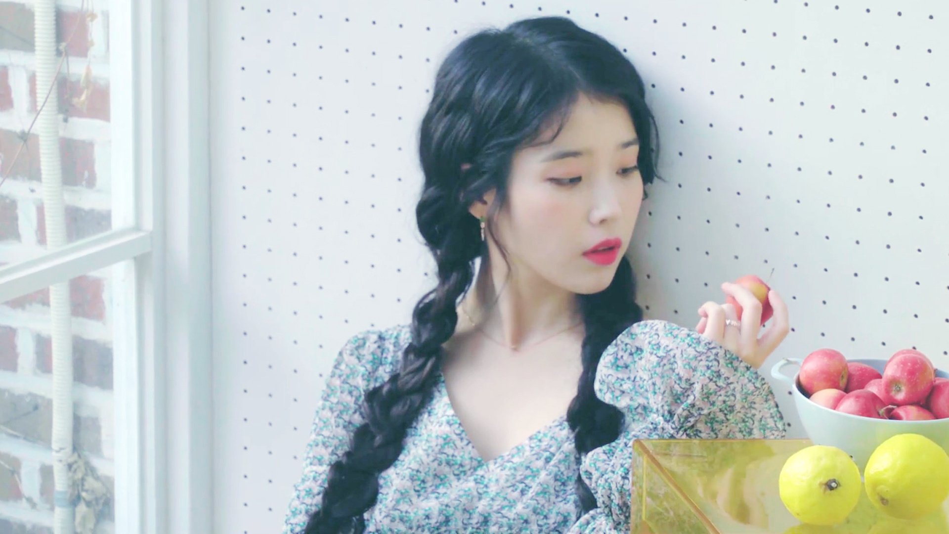 飞驰与飞奔,当F1夜赛轰鸣遇见萨卡巨星之光