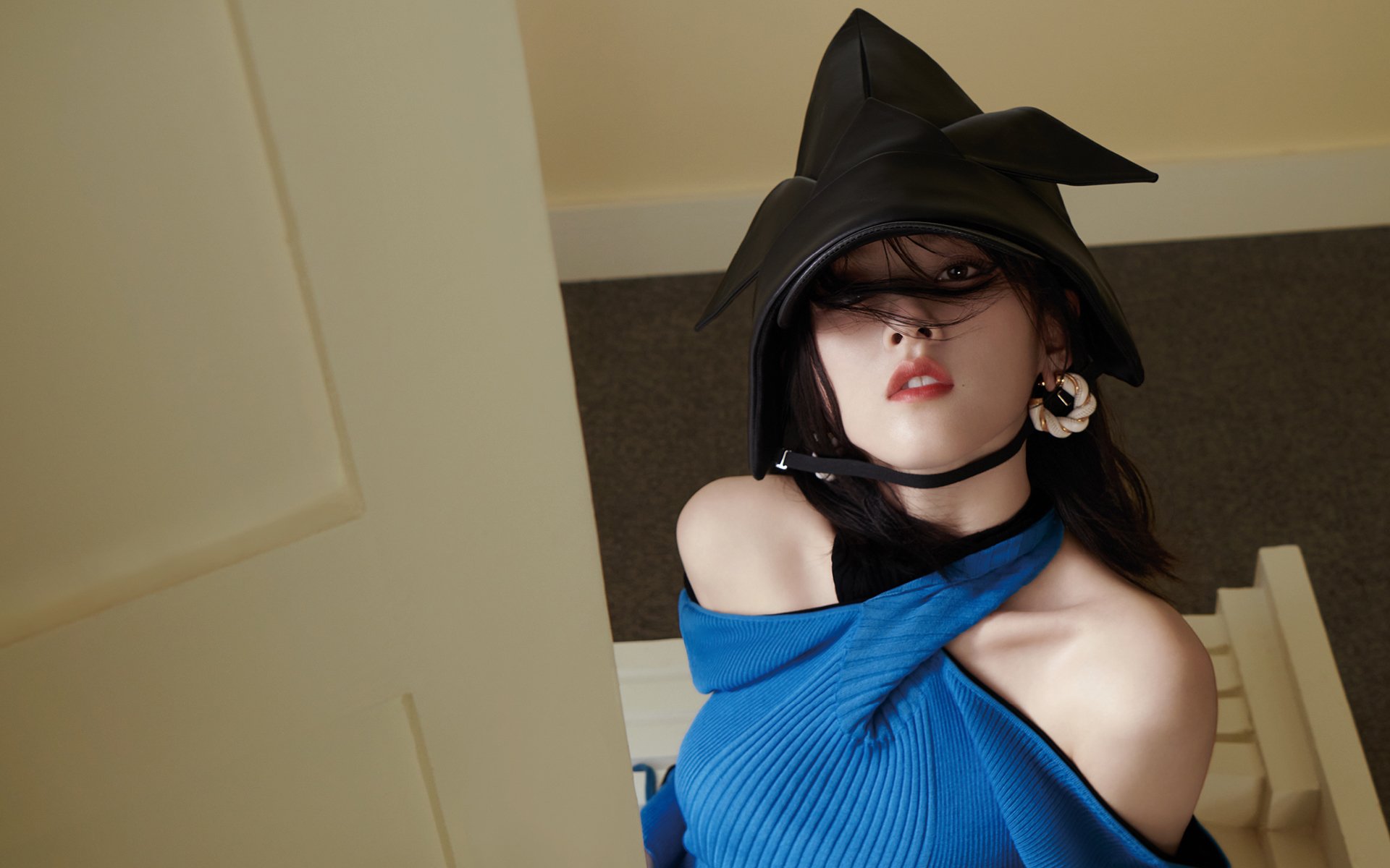 引擎咆哮与国旗飘扬，F1揭幕战见证巴拉圭历史性斩落芬兰